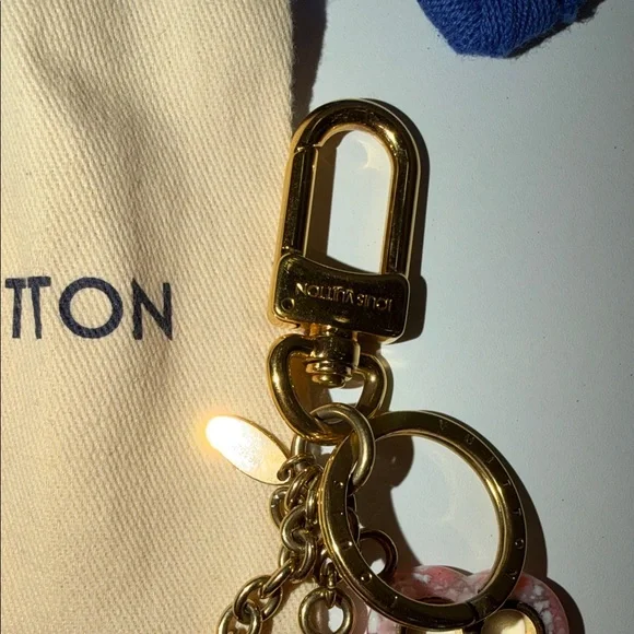 🎀Louis Vuitton Gold and Pink Key Holder/bag charm - Picture 4 of 12